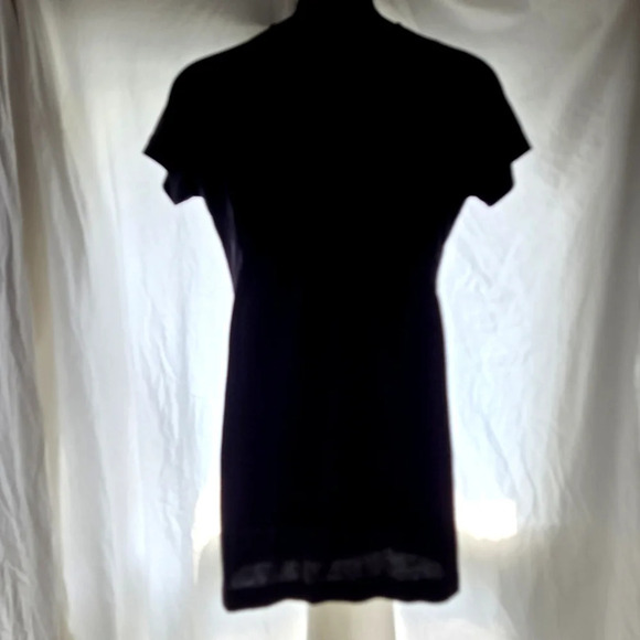 Comfortable Plain Black TShirt Dress - Picture 4 of 9